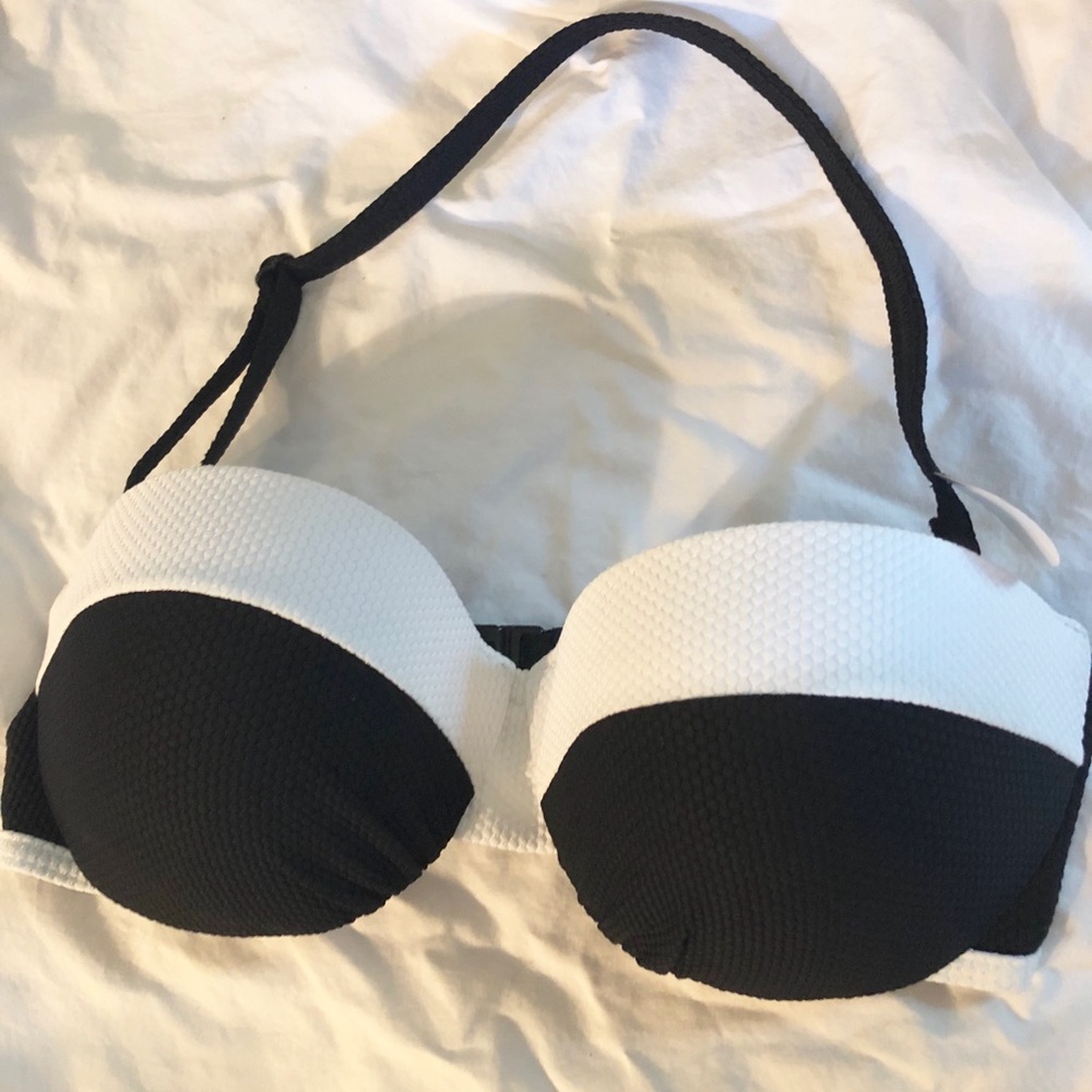 Black and white bikini top